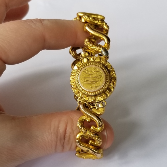 Relisted - antique locket expansion bracelet gold tone - Picture 4 of 15